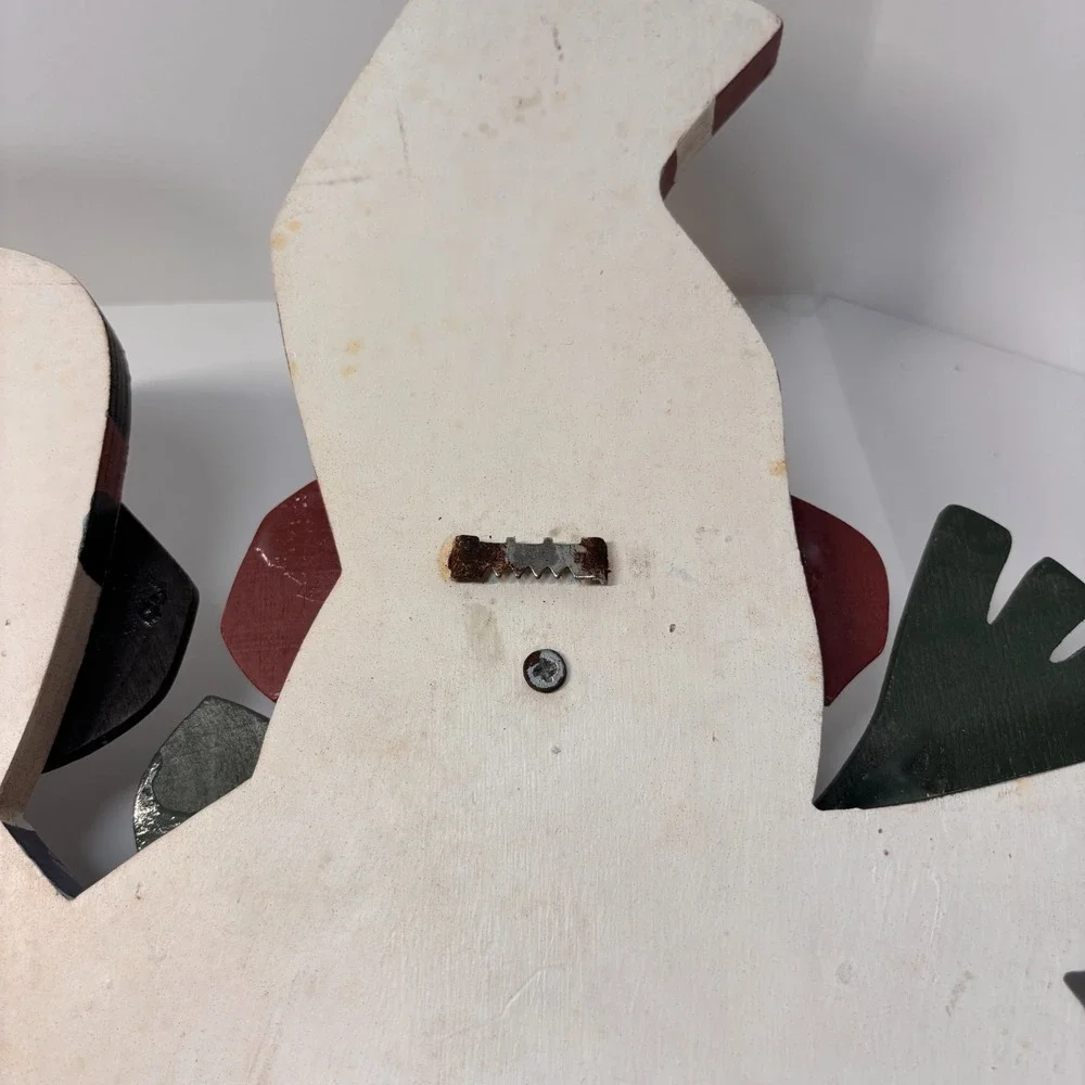Unique Folk Art Wooden Snowman Family Wall Decor with Peg Nose Hooks‎ – 24